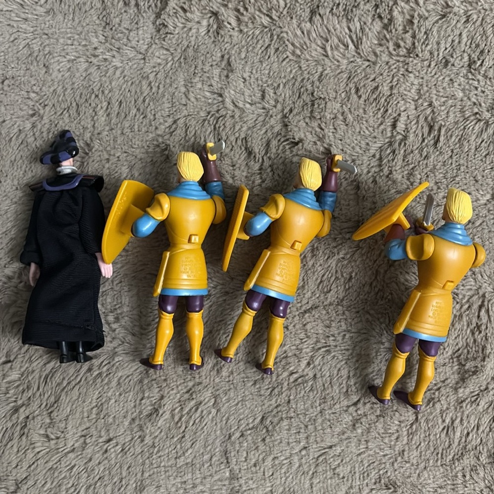 1996 Burger King & 1997 McDonald’s Hunchback of Notre Dame Toys & Skybox Cards - Picture 7 of 16